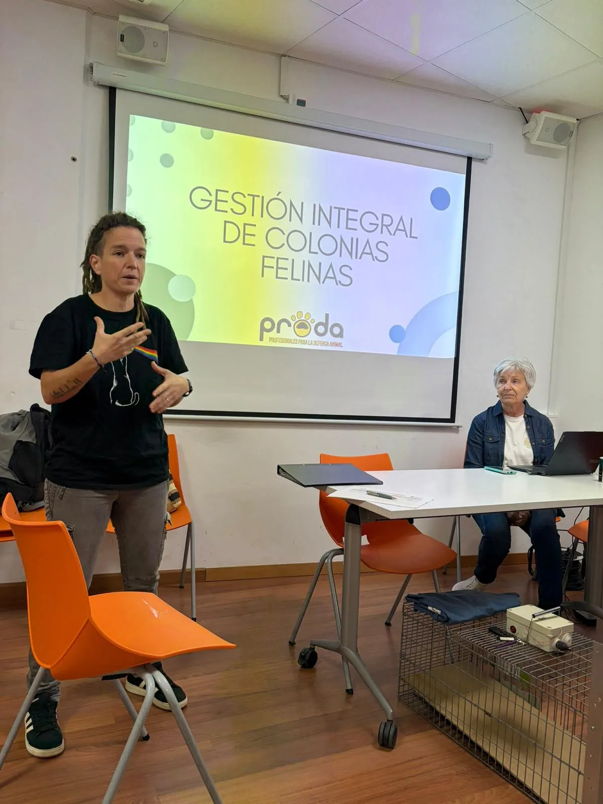 Lorena Monleón presenta el curso de gestión integral de colonias felinas de PRODA